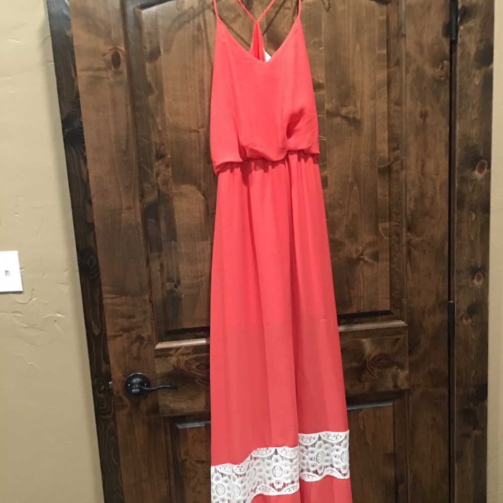 Cute spaghetti strap maxi dress!
